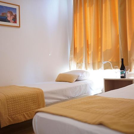 Hotel Sissy กาเมนาวูร์ลา ภายนอก รูปภาพ